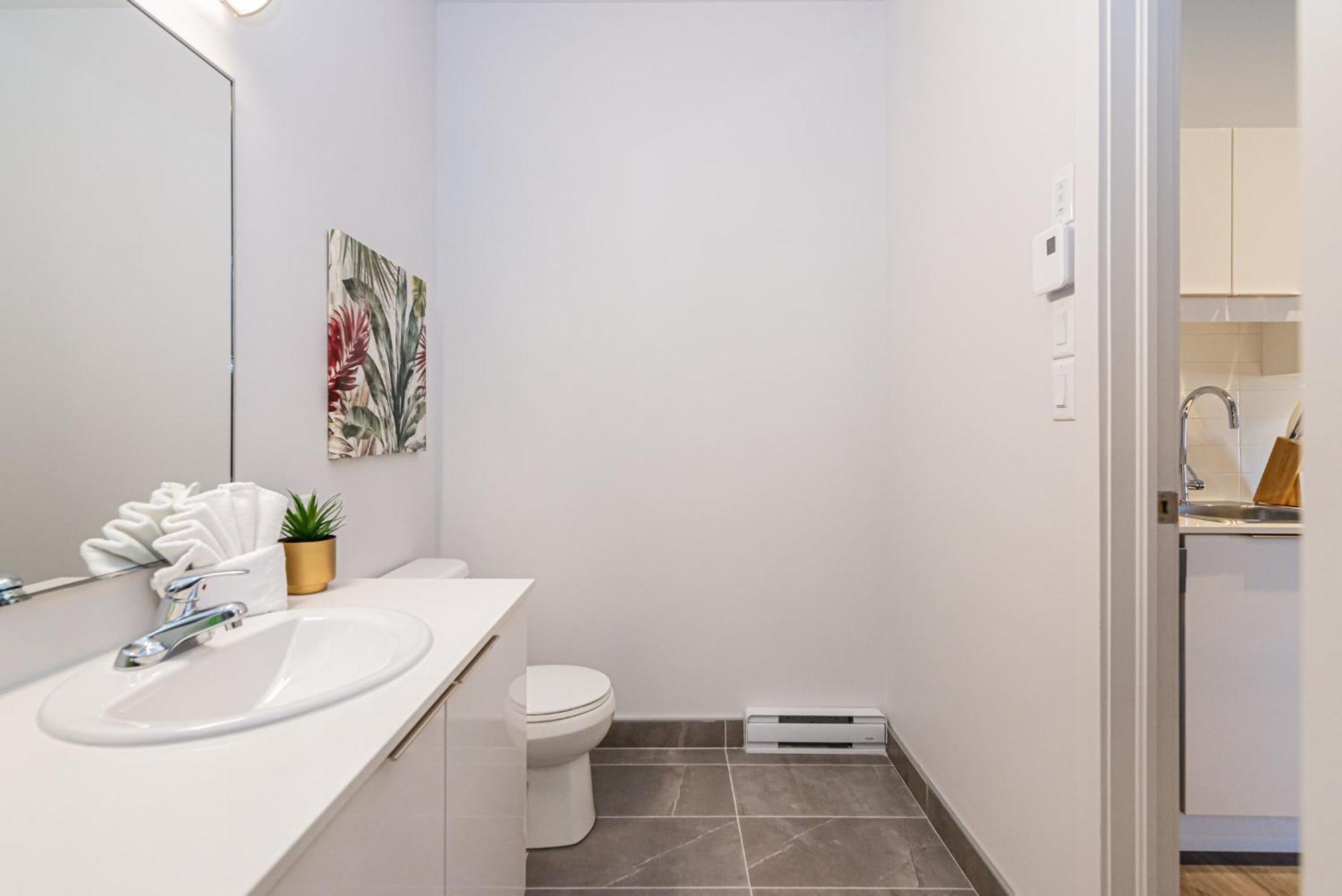 Wonderful New Studio Close To Mount Royal By Den Stays Montreal Room photo