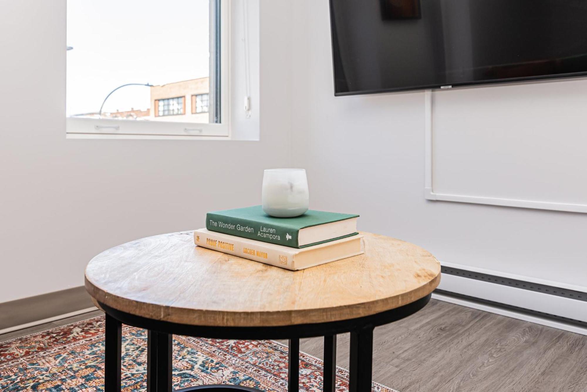Wonderful New Studio Close To Mount Royal By Den Stays Montreal Room photo