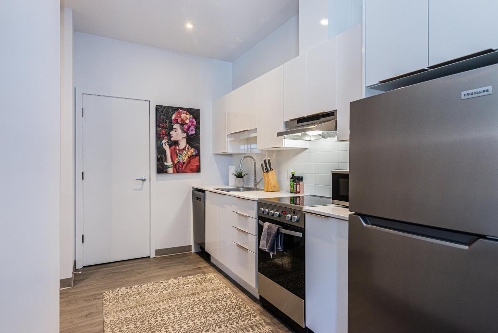 Wonderful New Studio Close To Mount Royal By Den Stays Montreal Room photo